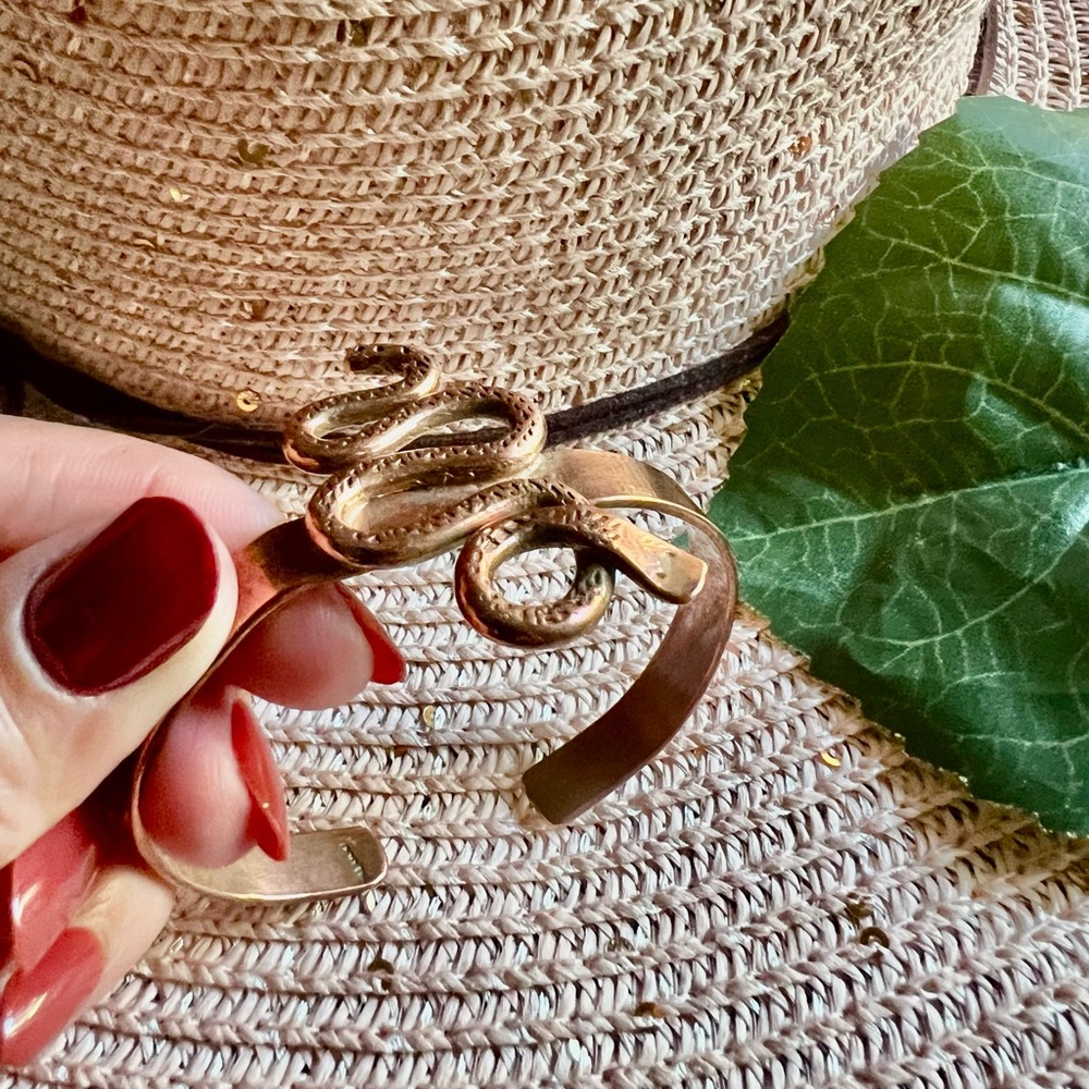 Snake style bracelet